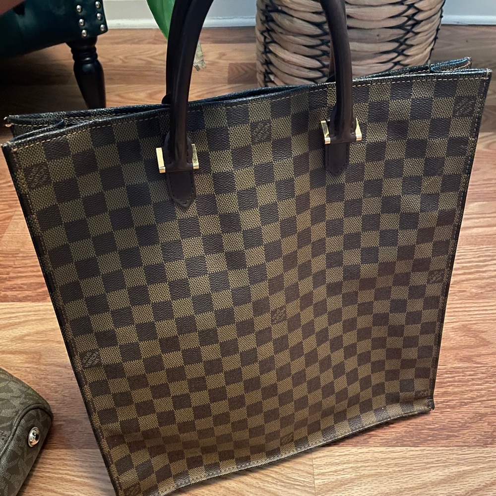LV